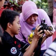 Risma Miris Lihat Nasib Anak-Anak di Lokalisasi Dolly