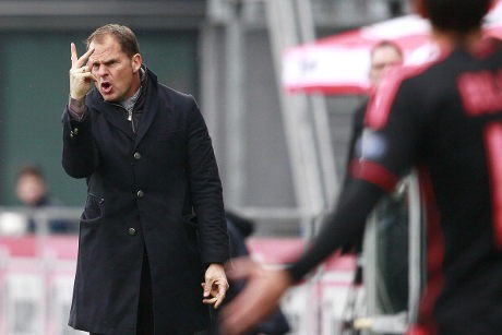 Bantah Didekati Inter, De Boer Setia Ajax