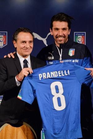 Prandelli Diminta Terus Latih Italia Selepas Piala Dunia