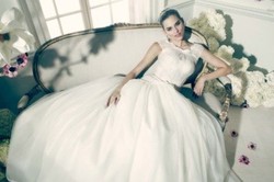 Zac Posen Rilis Koleksi Gaun Pengantin Harga Terjangkau