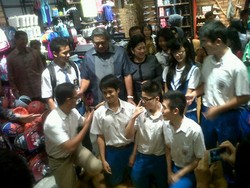 SBY dan Bu Ani Hebohkan Pengunjung Mal Tunjungan Plaza