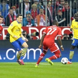 Alami Cedera Hamstring, Oezil Diprediksi Absen Beberapa Pekan