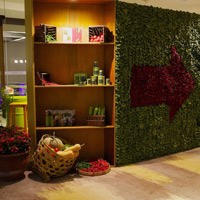 Seni Instalasi Juga Bisa Dikembangkan dari Rangkaian Bunga