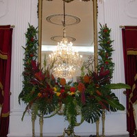 Bangga Jadi Perangkai Bunga Istana, Tak Dibayarpun Kadang Tak Mengapa