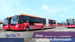 Ahok Minta KPK Selidiki Bus Transjakarta Bermasalah