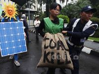 Aktivis Greenpeace Diusir Petugas