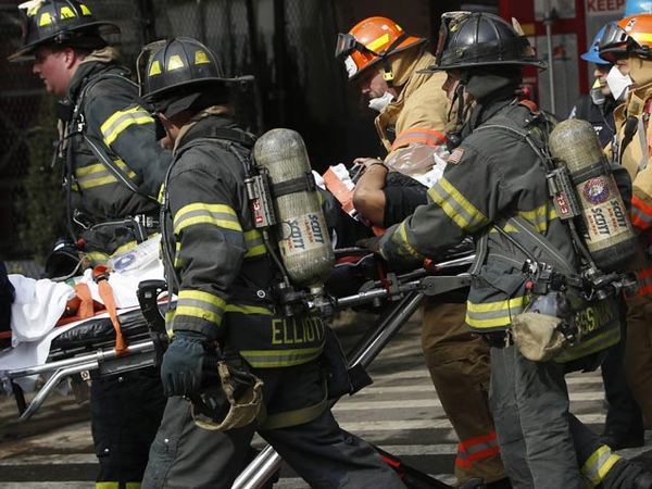 Dua Tewas Akibat Ledakan Gedung di New York