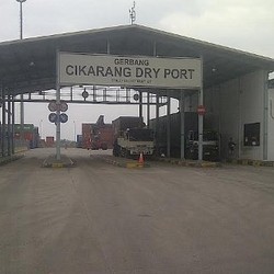 Pelabuhan Cikarang Kelimpahan 26.000 Kontainer dari Priok di 2013