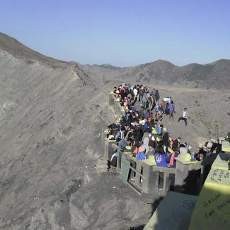 Tiket Bromo Naik 300 Persen, Menparekraf: Kami Prihatin