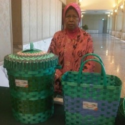 Dari Buruh Cuci, Sumarmi Sulap Sampah Plastik Jadi Omzet Rp 80 Juta/Bulan