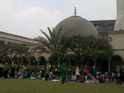 Tampung PKL, Dua Minggu Ini Pemkot Benahi Basemen Masjid Agung