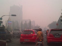 Warga Pekanbaru Mulai Mengungsi Akibat Kabut Asap