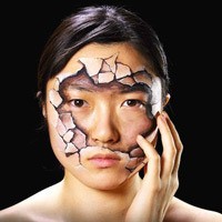 Lukisan Wajah Simbol Perjuangan Perempuan Yang Mengelabui Mata