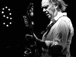 Baru Hari Pertama, Neil Young Penuhi Target Donasi PonoMusic