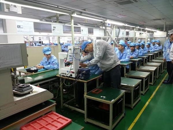 Mengintip Isi Dapur Pabrik Ponsel Haier di China