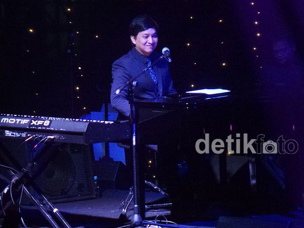 Konser Romantis Yovie and His Friends