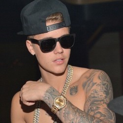 Justin Bieber Tak Akui Usher Sebagai Mentor?