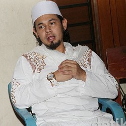 UGB Nyatakan Tobat, Skenario Apa Antara Ilal, Farhat Abbas dan Regina