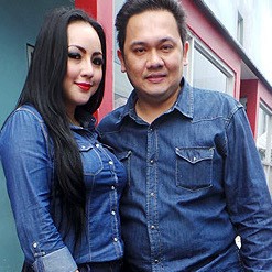 Farhat Mulai Tinggal Satu Apartemen dengan Regina Saat Retak dari Nia