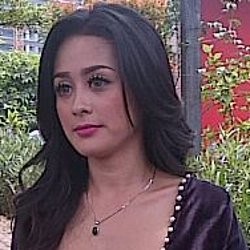 Bopak Ngaku Cinlok, Selvi Kitty: Kita Teman Saja Kok