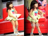 Aih, Centilnya Shafeea dengan Dress Mini
