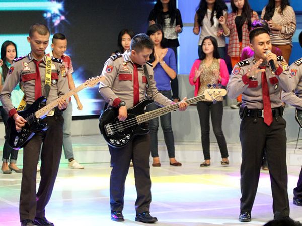 Brigadir Band Hibur Penggemar