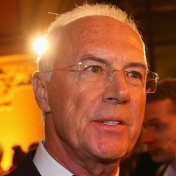 Tak Maksud Kritik Bayern, Beckenbauer Kini Sebut Gaya Barca seperti Sirkus