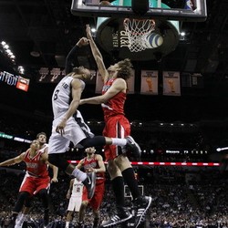 Spurs Lanjutkan Rentetan Kemenangan