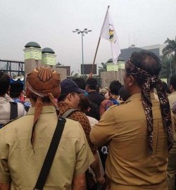 Ada Unjuk Rasa di Gedung DPR, Lalin Arah Slipi Macet