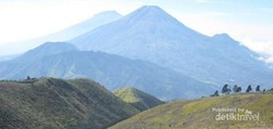Beginilah Pemandangan Serba Cantik di Gunung Prau