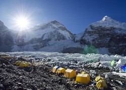 4 Rute Trekking dengan Pemandangan Paling Dahsyat di Dunia