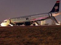 Pesawat US Airways Pecah Ban