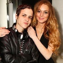 Ini Dia Wanita yang Pernah Jadi Pasangan Lesbian Lindsay Lohan