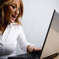 Ketika Online, Pria Lebih Nekat dari Wanita