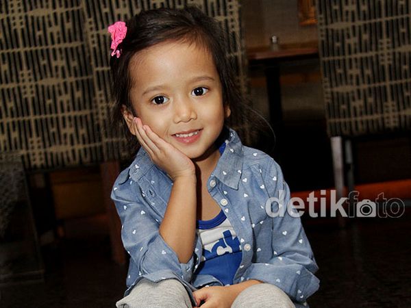 Manisnya Buah Hati Artika Sari Devi dan Baim