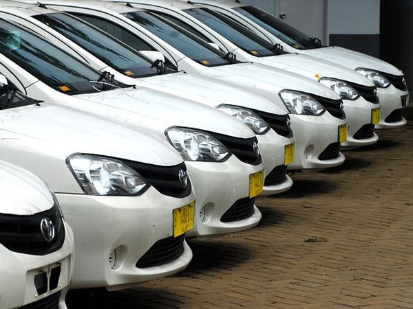 Toyota Etios Jadi Taksi Express