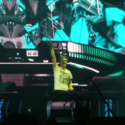Armin Van Buuren Sukses Bikin Kebisingan di FMFA 2014