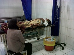 Mengira Minuman Berenergi, Entis Tenggak Pembasmi Rumput Lalu Pingsan