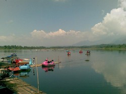 Situ Bagendit, Liburan Seru di Garut