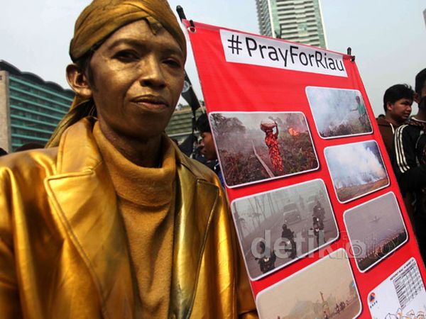 Mahasiswa Peduli Riau Gelar Demo Kabut Asap