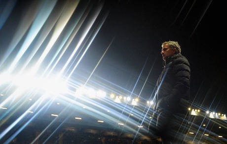 Mourinho Belum Juga Menang di Villa Park