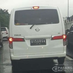 Modifikasi Pelat Nomor Polisi Unik Jadi Tren di Jalanan