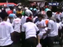 Kampanye Perdana, Caleg Tebar Uang
