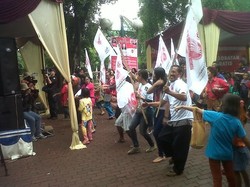 Kampanye Bang Yos di Mampang Ganggu Anak SD yang Sedang UTS