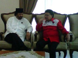 Surya Paloh Bertemu Sekjen PDIP, Bahas Koalisi Dukung Jokowi?