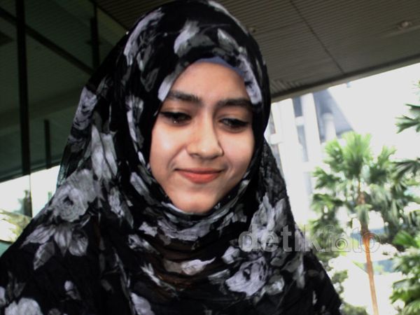 Darin Tidak Bosan Jenguk Luthfi Hasan 