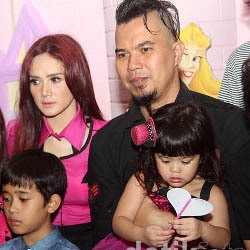 Ketika Mulan Jameela Beri Dukungan untuk Sang Suami