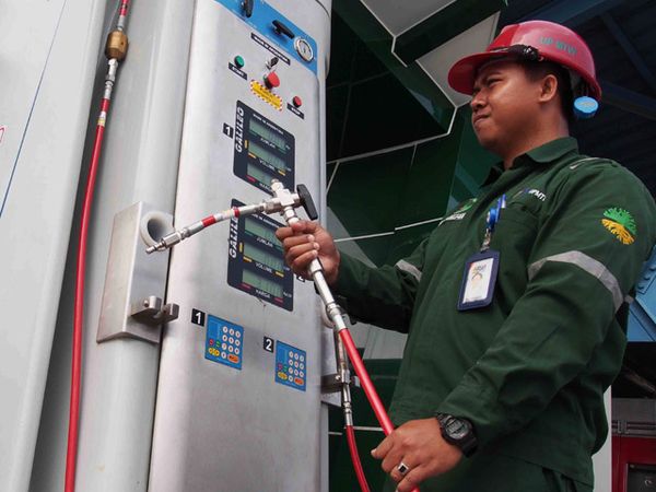 PLN Resmikan SPBBG di Muara Tawar