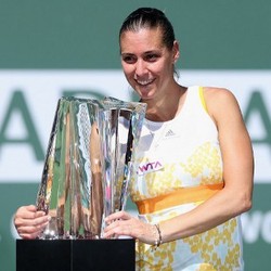 Kalahkan Radwanska, Pennetta Juara