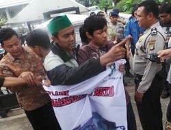 Demo di Halaman Kantor Jokowi, HMI Jakarta Raya Diusir Satpam Balaikota